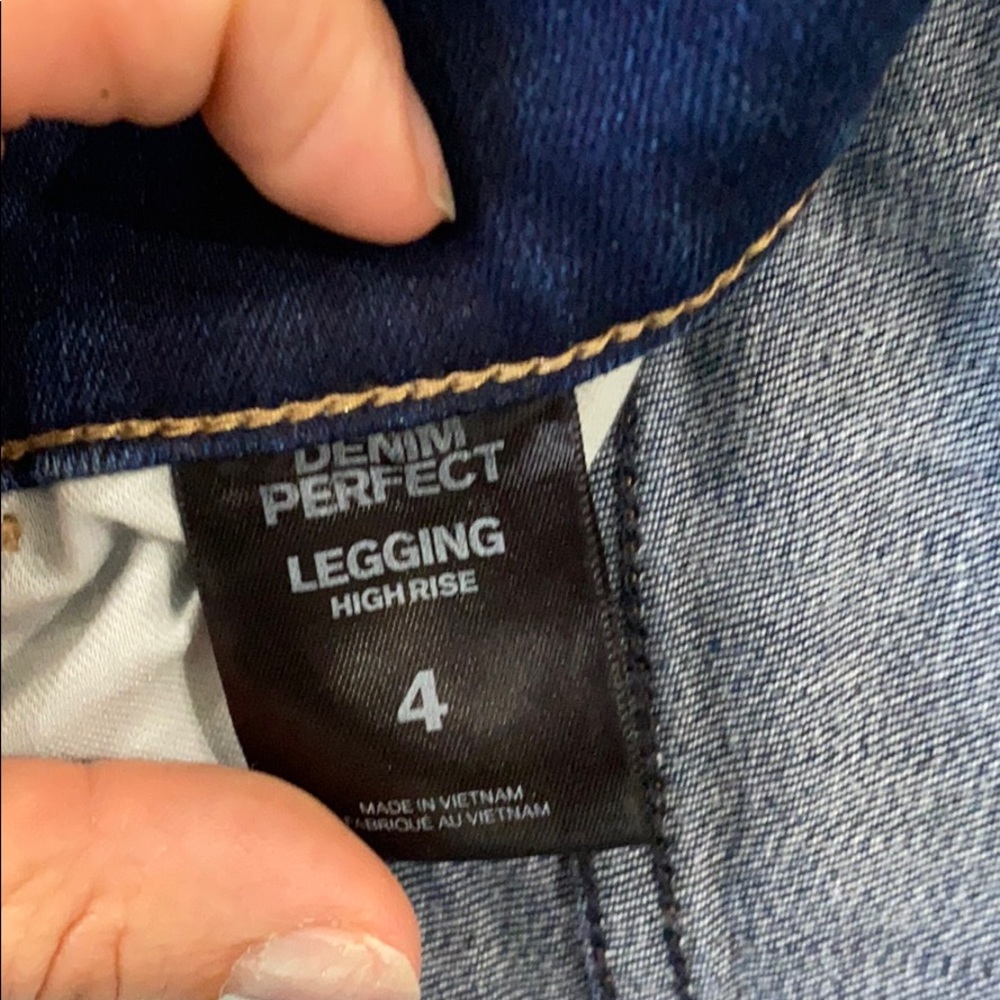 Jeans - Picture 4 of 5